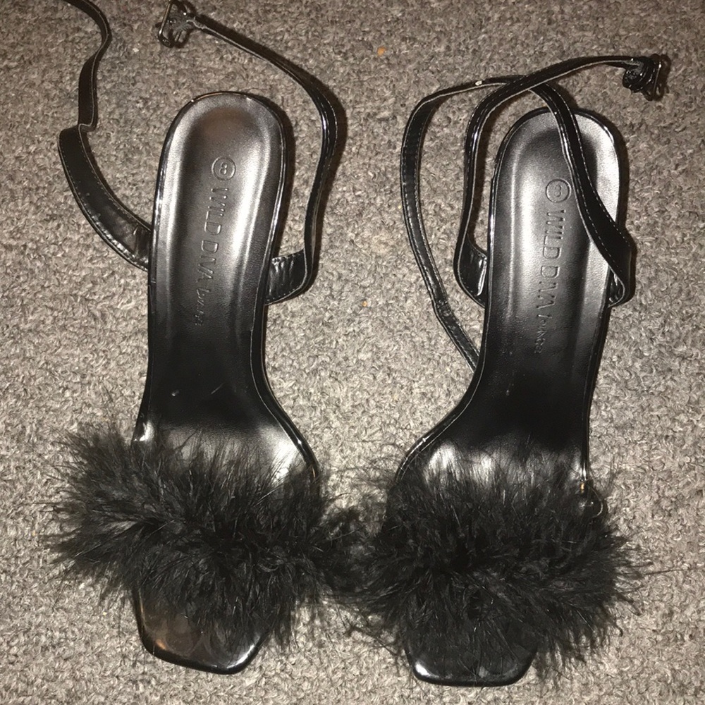 Fur heels 😍